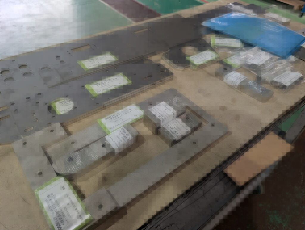 食品機械用フレーム部材一式（数十点）の切断加工